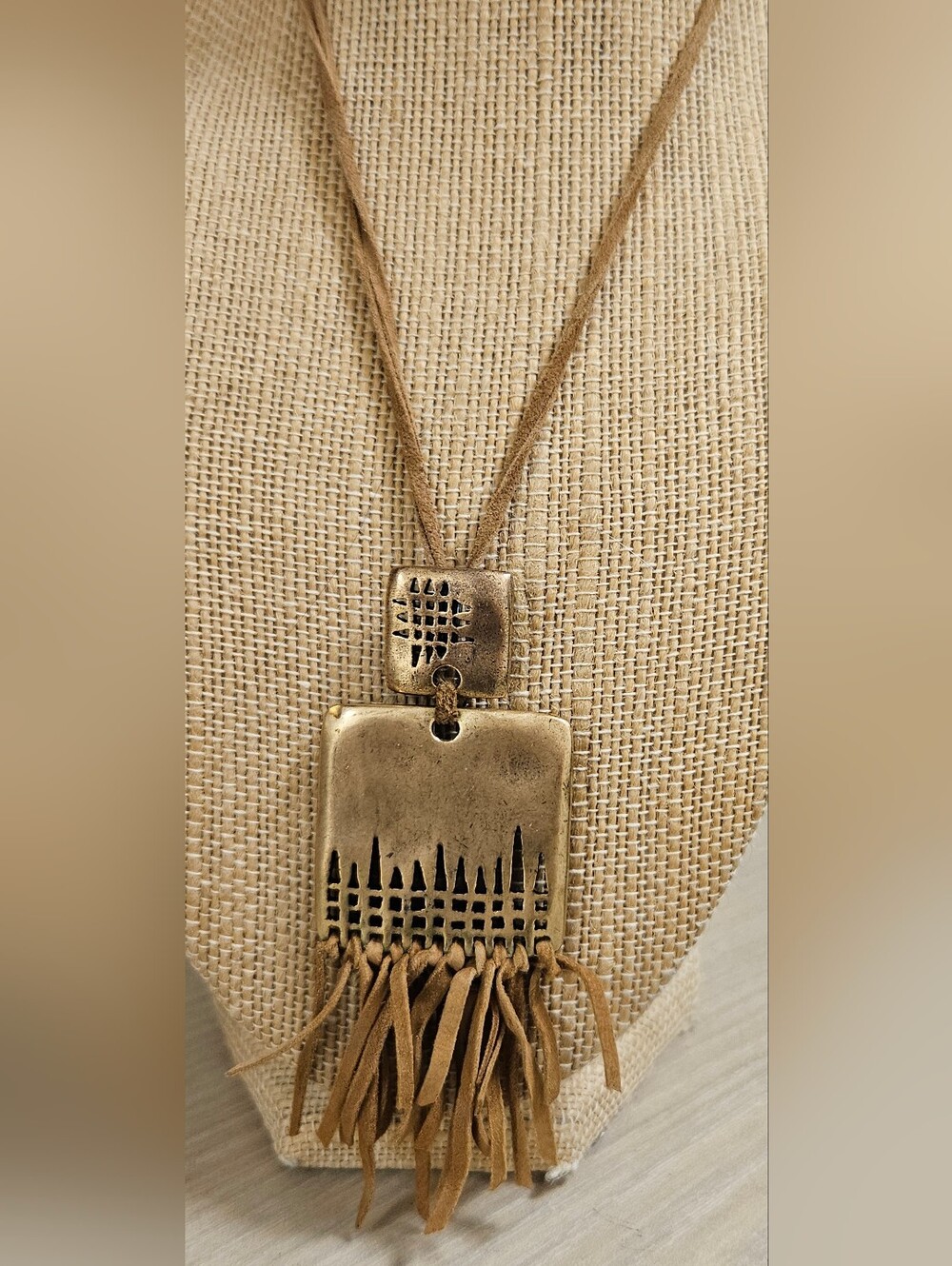 VINTAGE RARE CHICO'S HAMMERED BRASS LEATHER FRINGE BOHEMIAN ARTSY NECKLACE